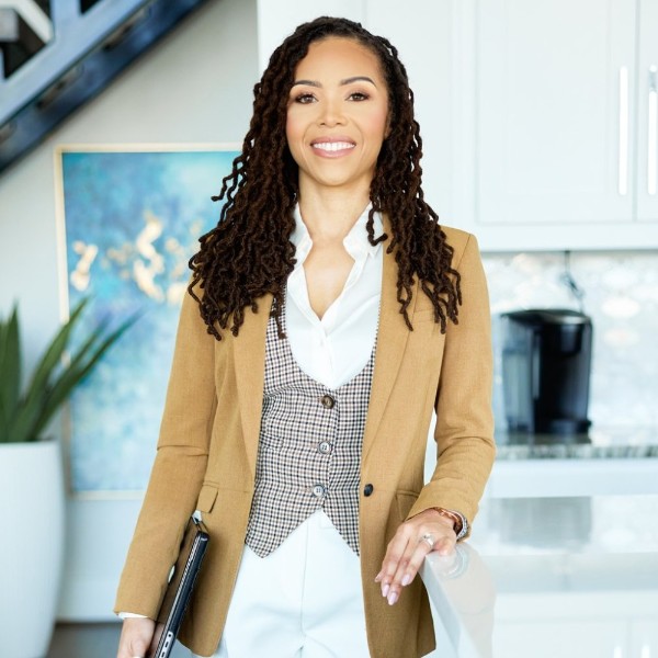 Tenesha Lusk | Dallas-DFW Realtor & Relocation Specialist