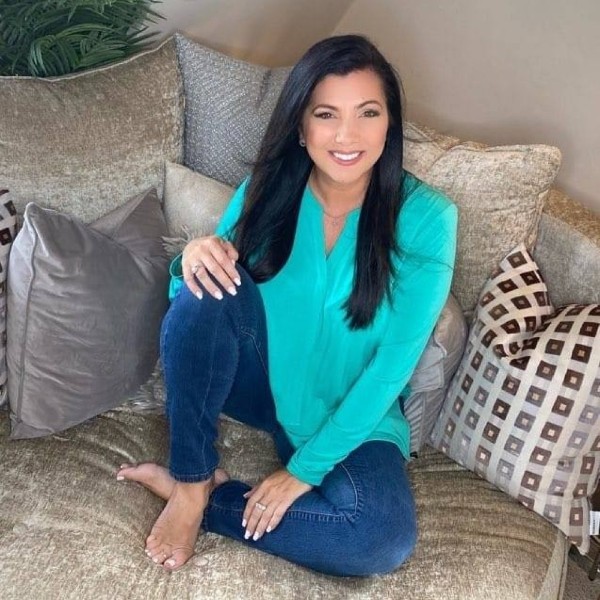 Shandi White, Broker/Realtor